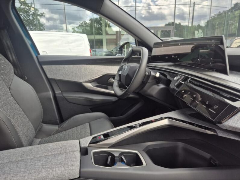
								Peugeot 3008 ALLURE full									