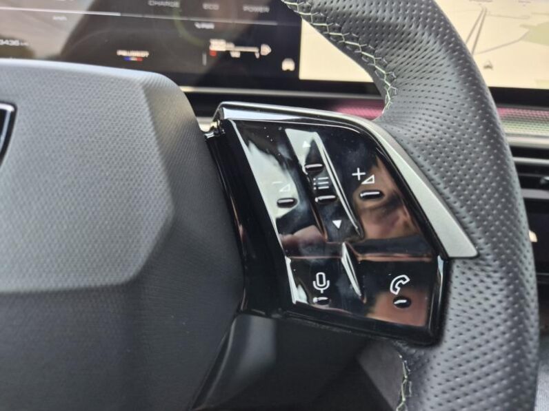 
								Peugeot 5008 GT EXCLUSIVE full									
