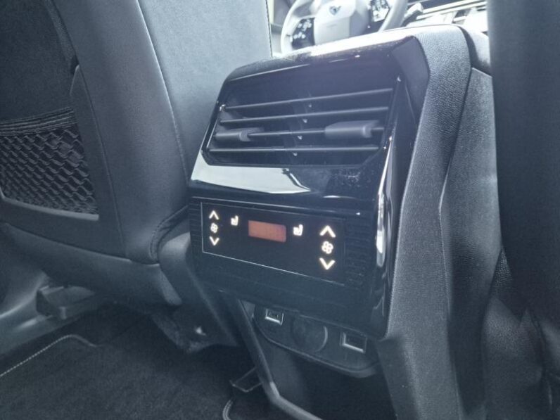 
								Peugeot 5008 GT EXCLUSIVE full									