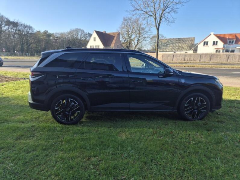 
								Peugeot 5008 GT ULTIMATE full									