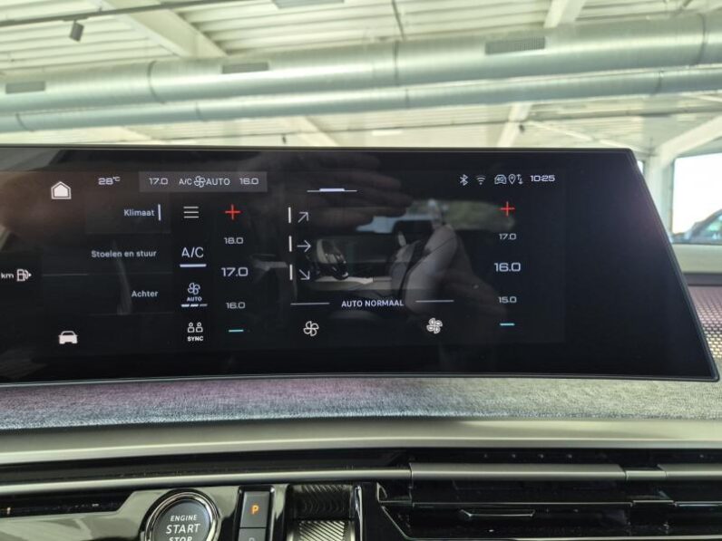 
								Peugeot 5008 GT ULTIMATE full									