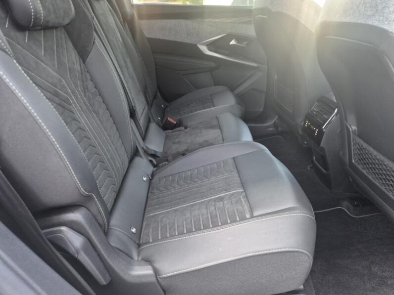 
								Peugeot 5008 GT EXCLUSIVE full									