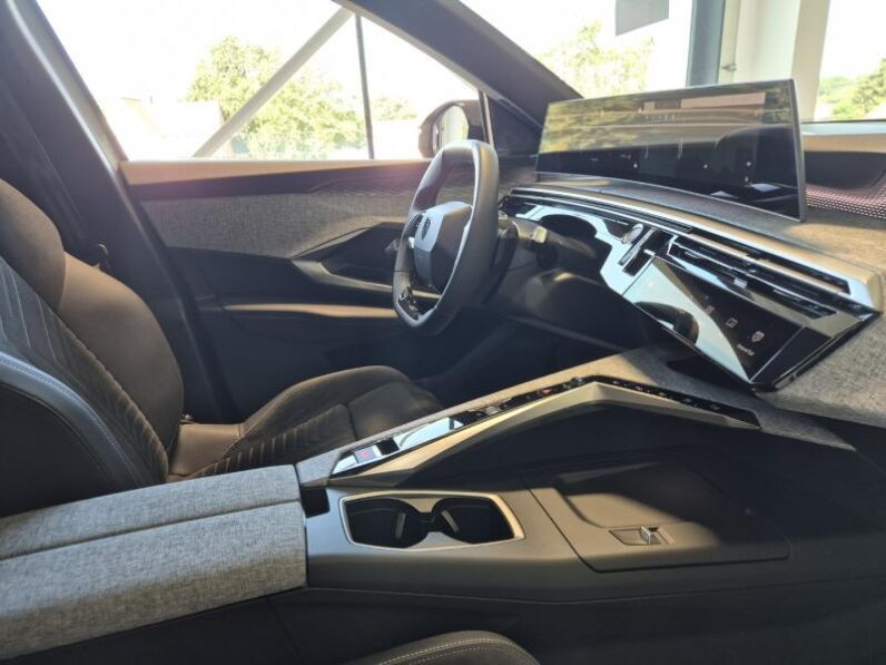 
								Peugeot 5008 GT ULTIMATE full									
