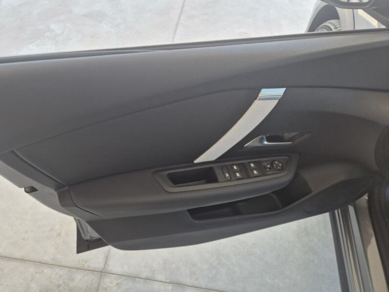 
								Citroen C4 X MAX full									