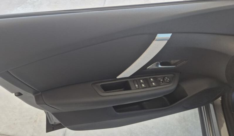 
								Citroen C4 X MAX full									
