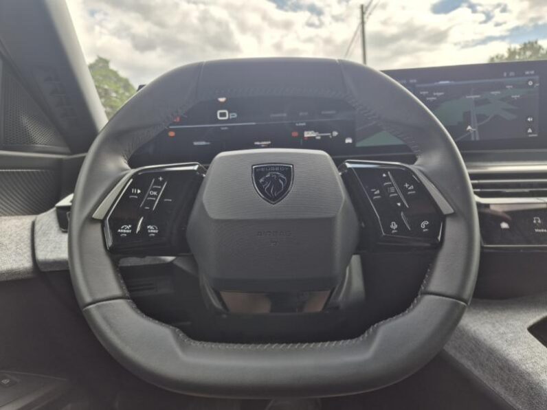 
								Peugeot 3008 ALLURE full									