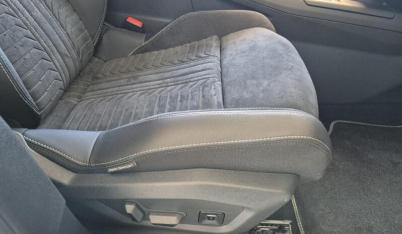
								Peugeot 5008 GT ULTIMATE full									