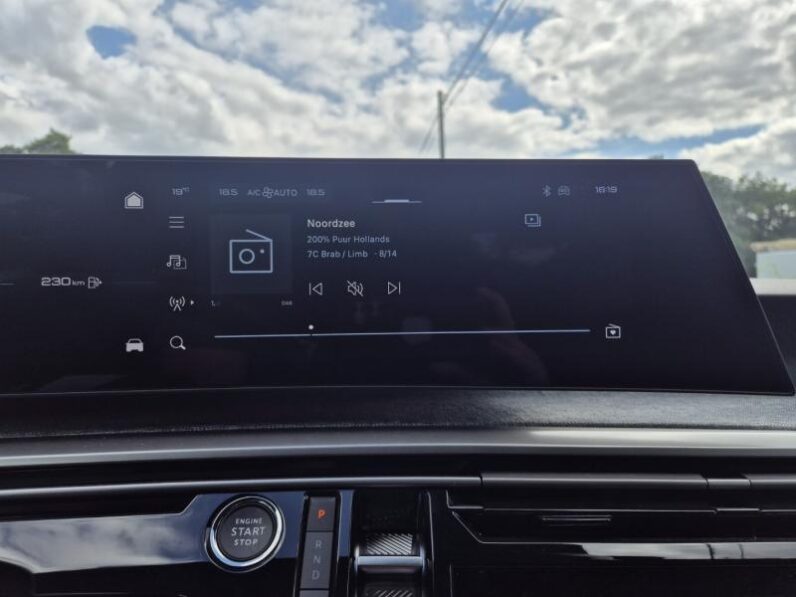 
								Peugeot 3008 ALLURE full									