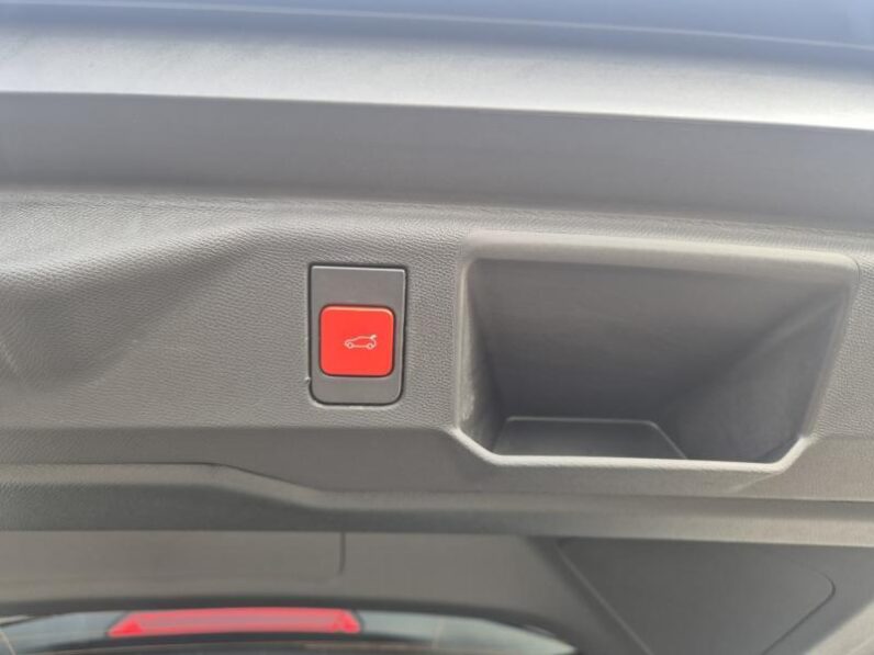 
								Peugeot 5008 GT ULTIMATE full									
