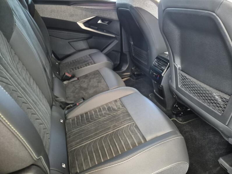 
								Peugeot 5008 GT ULTIMATE full									