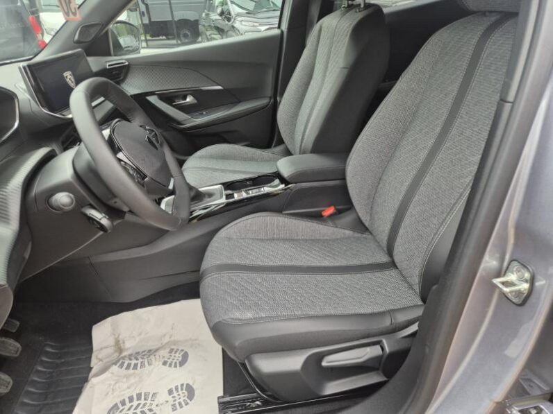
								Peugeot 2008 ALLURE full									