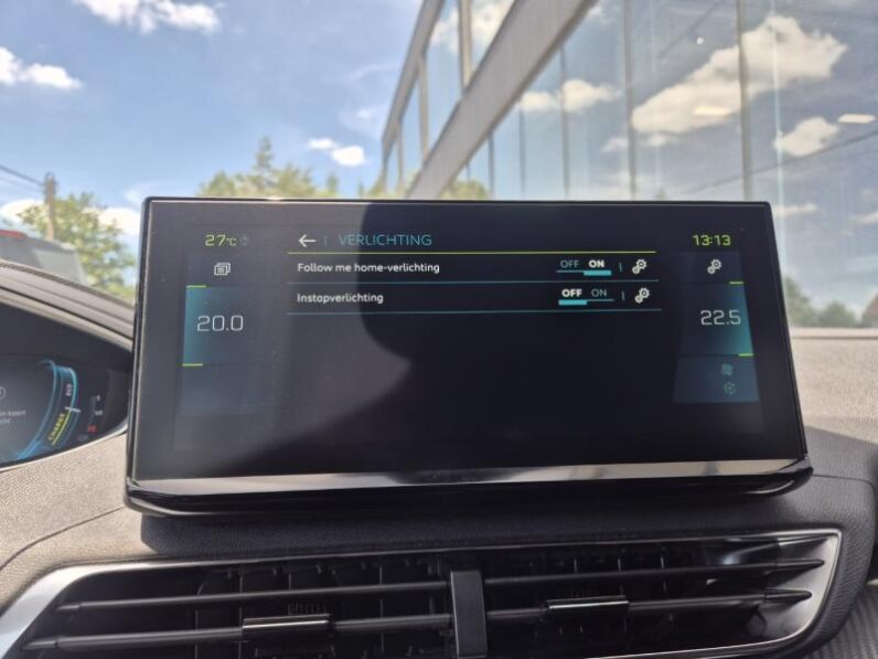 
								Peugeot 3008 ALLURE PACK PLUGIN HYBRIDE full									