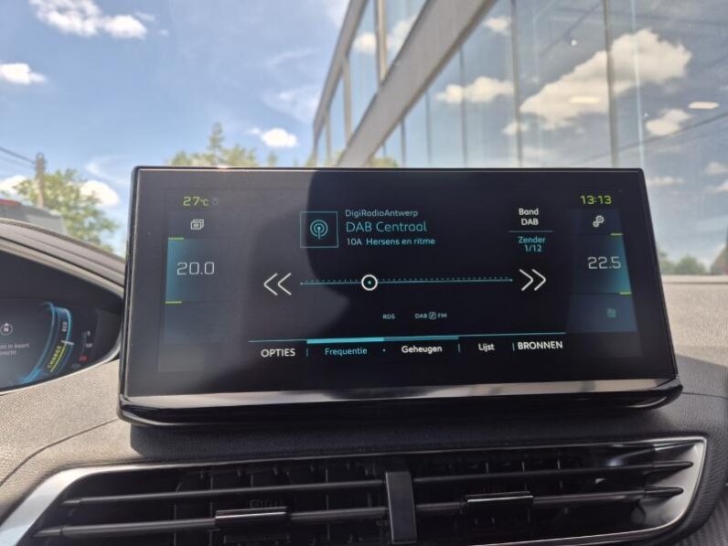 
								Peugeot 3008 ALLURE PACK PLUGIN HYBRIDE full									