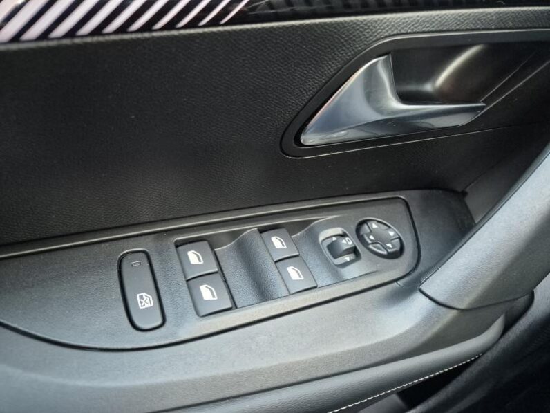 
								Peugeot 2008 ALLURE MILD HYBRIDE full									