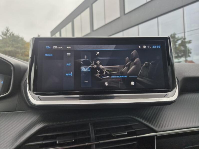 
								Peugeot 2008 ALLURE full									