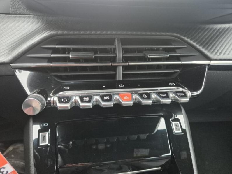 
								Peugeot 2008 ALLURE full									