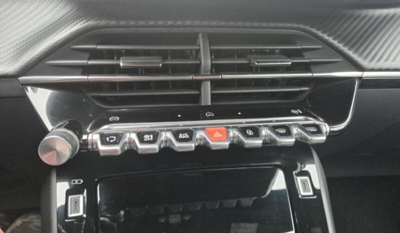 
								Peugeot 2008 ALLURE full									
