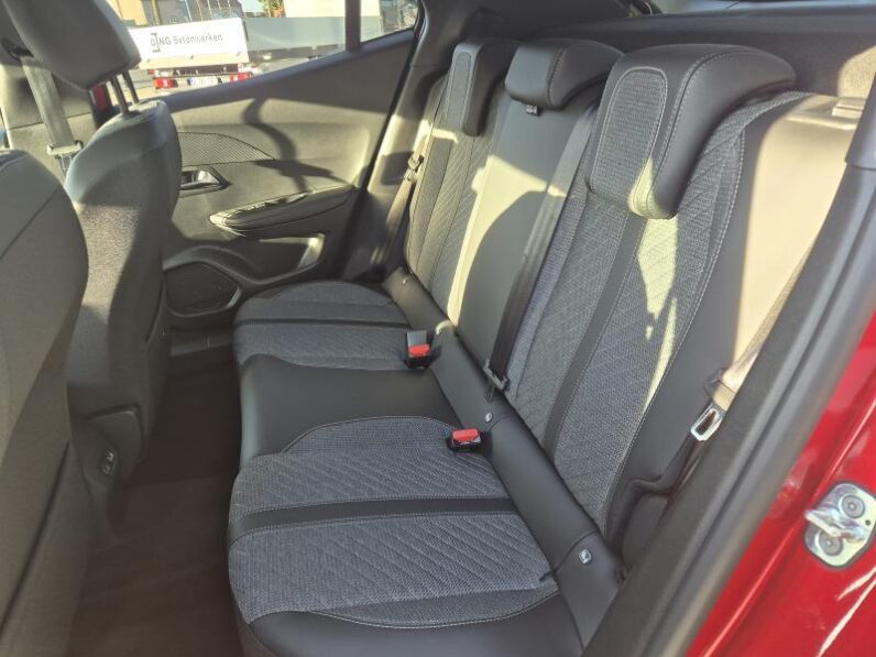 
								Peugeot 2008 ALLURE MILD HYBRIDE full									