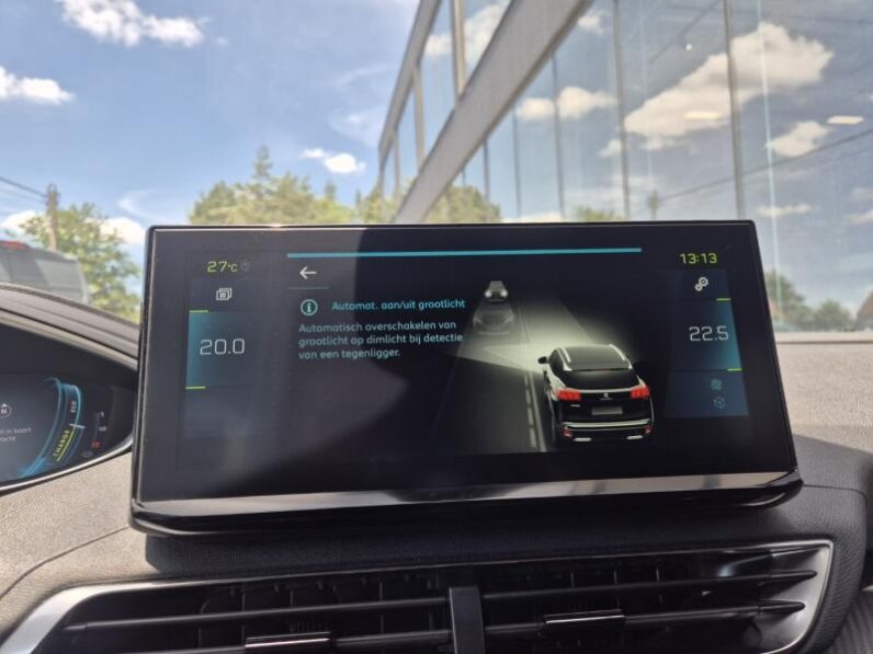 
								Peugeot 3008 ALLURE PACK PLUGIN HYBRIDE full									