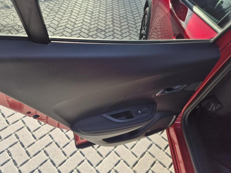 
								Peugeot 2008 ALLURE MILD HYBRIDE full									