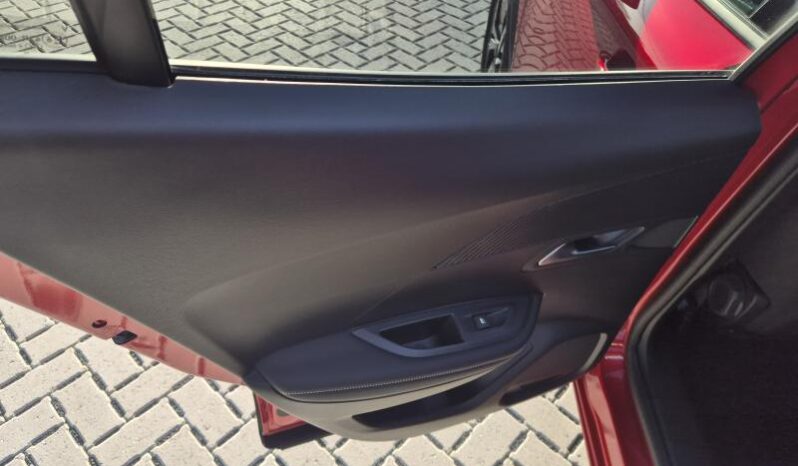 
								Peugeot 2008 ALLURE MILD HYBRIDE full									