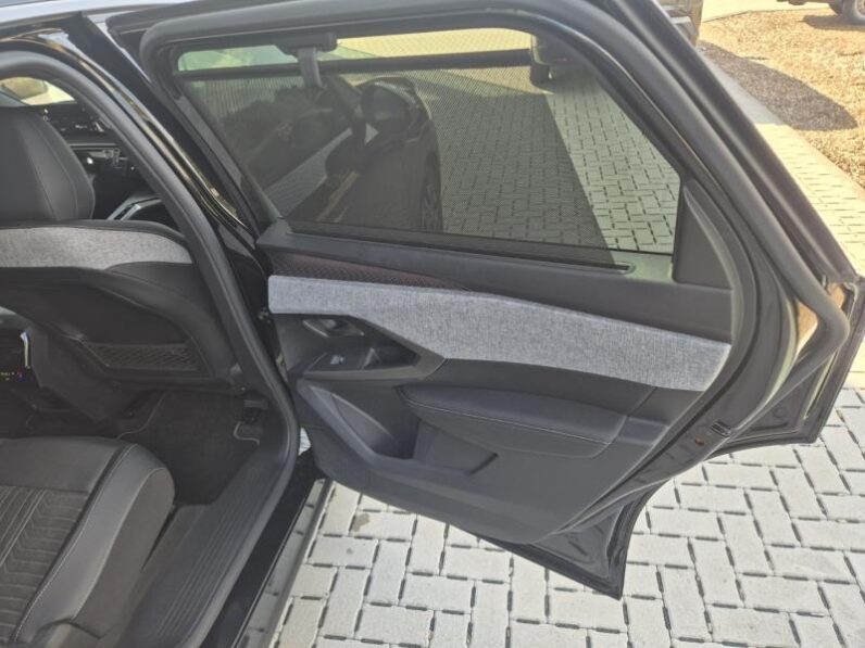 
								Peugeot 5008 full									