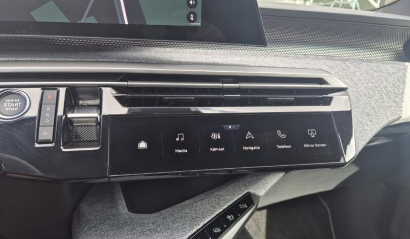 
								Peugeot 3008 GT full									