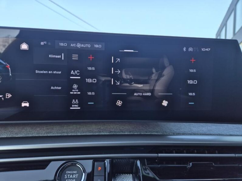 
								Peugeot 5008 GT full									