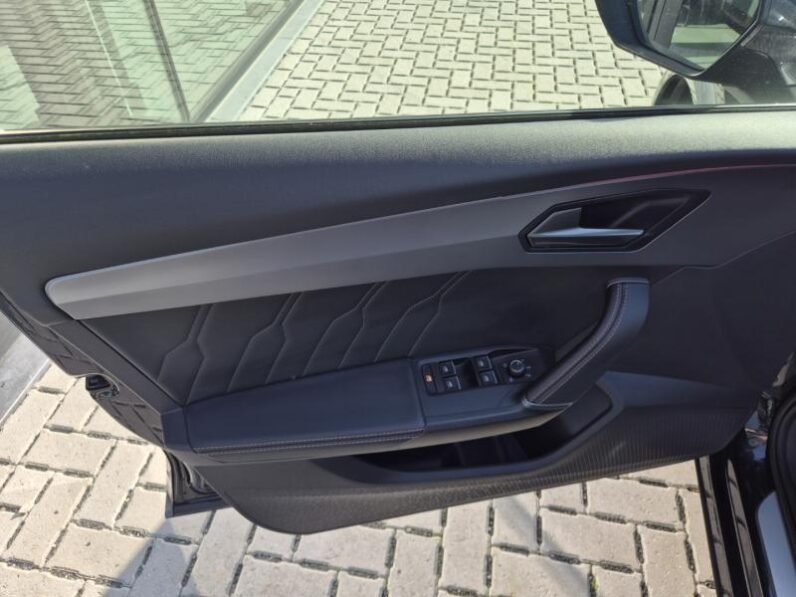 
								Cupra Formentor 1.5 L 150 PK full									