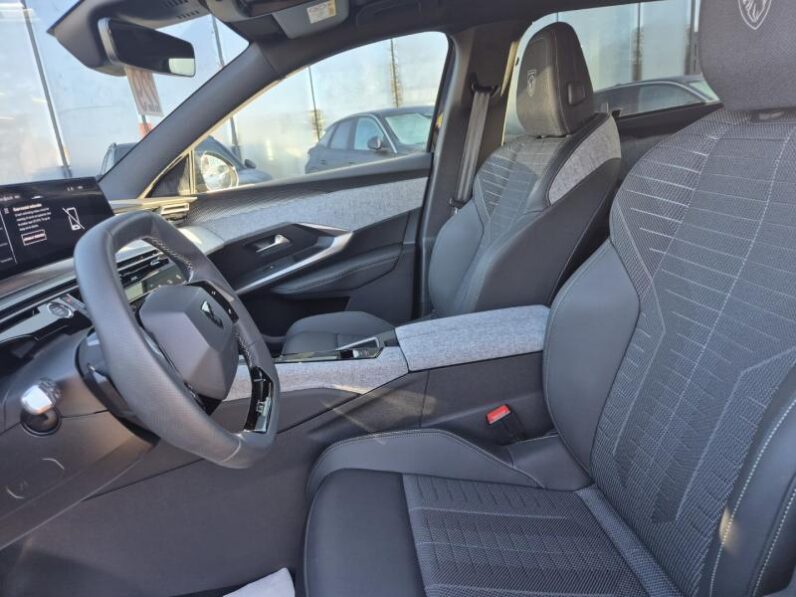 
								Peugeot 5008 GT full									