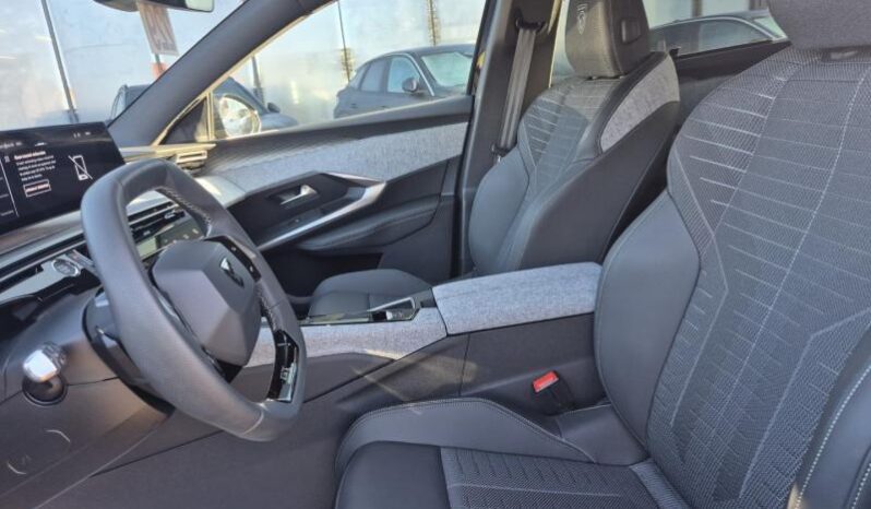 
								Peugeot 5008 GT full									