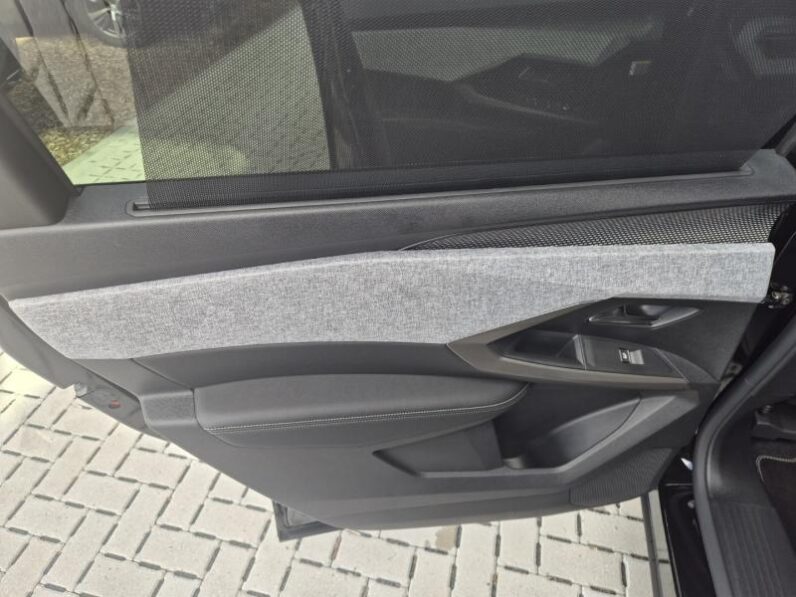 
								Peugeot 5008 full									