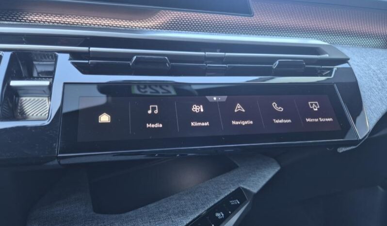 
								Peugeot 5008 GT full									