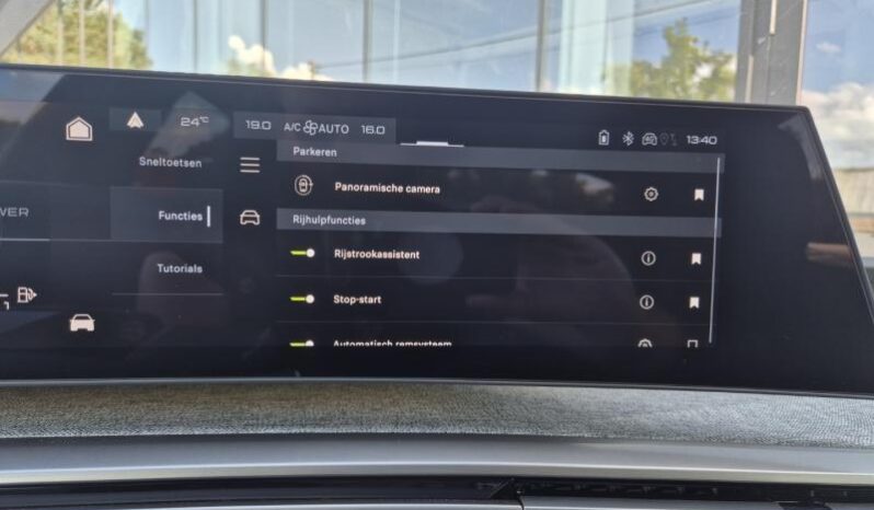 
								Peugeot 3008 GT full									