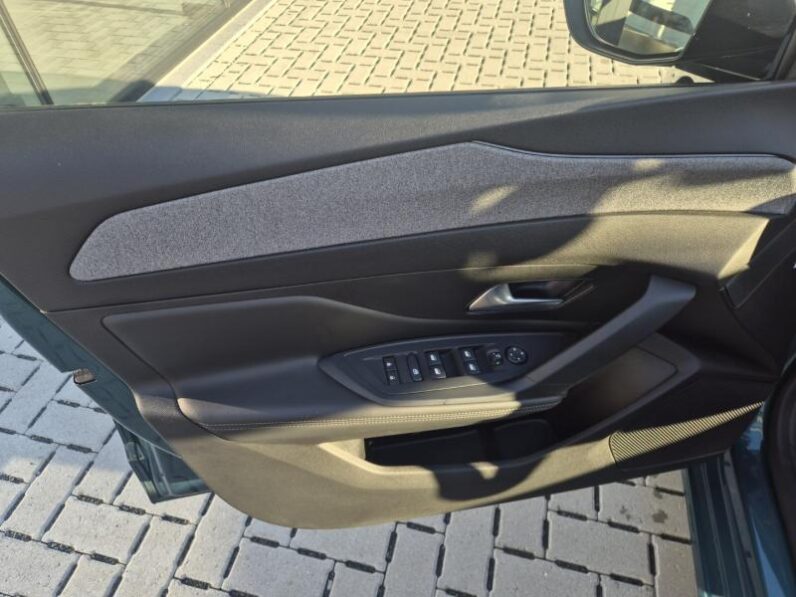 
								Peugeot 308 ALLURE full									