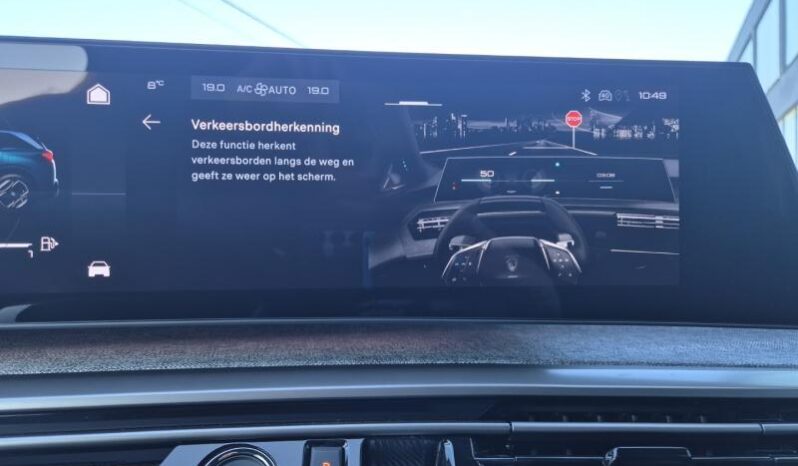 
								Peugeot 5008 GT full									