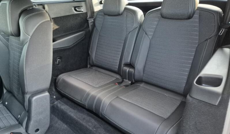
								Peugeot 5008 GT full									