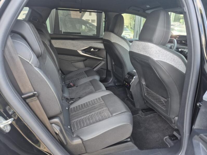
								Peugeot 5008 full									