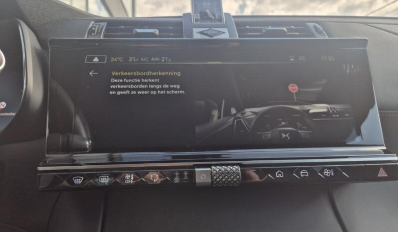 
								DS Automobiles DS 7 Crossback RIVOLI 300 PK full									