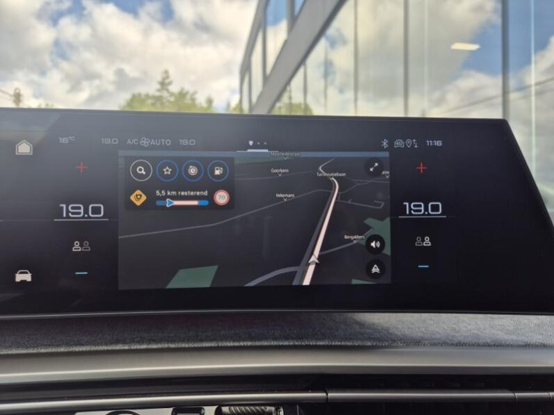 
								Peugeot 5008 full									