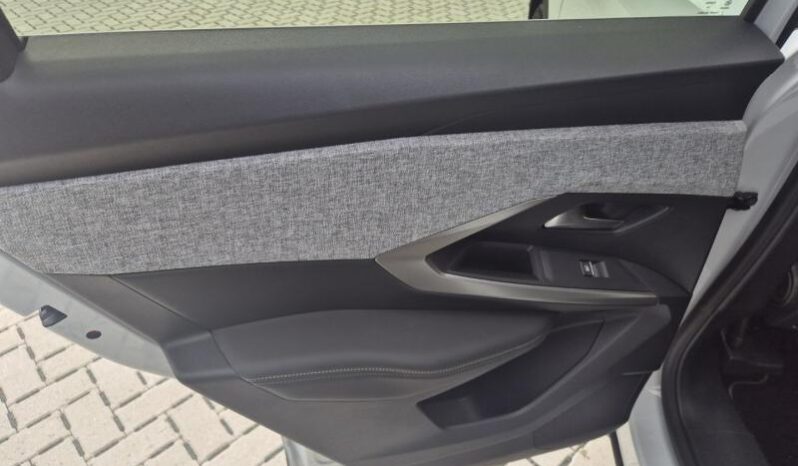 
								Peugeot 3008 GT full									