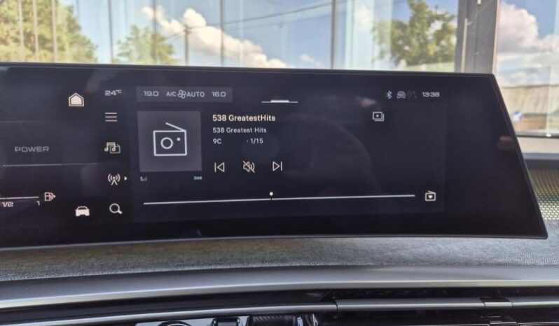 
								Peugeot 3008 GT full									