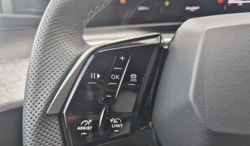 
								Peugeot 3008 GT full									