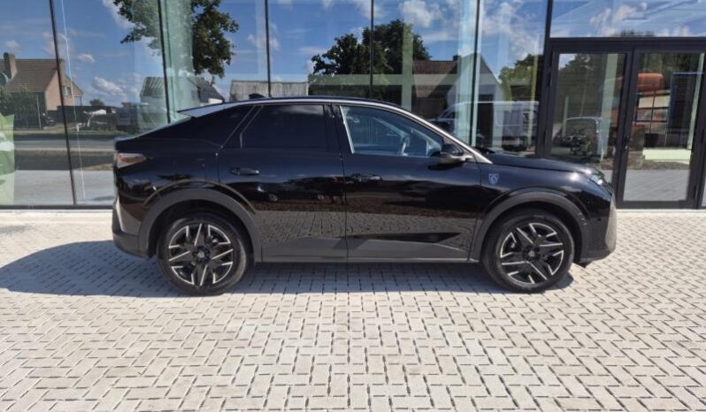 
								Peugeot 3008 GT full									