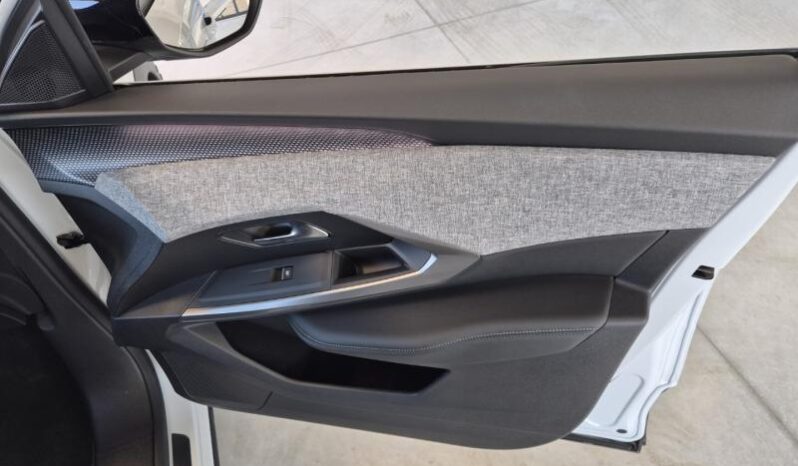 
								Peugeot 5008 GT full									