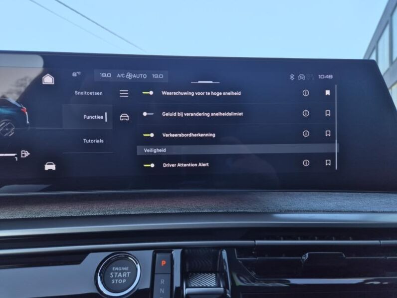 
								Peugeot 5008 GT full									