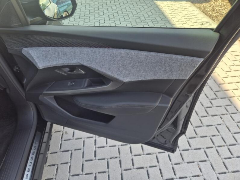 
								Peugeot 5008 full									