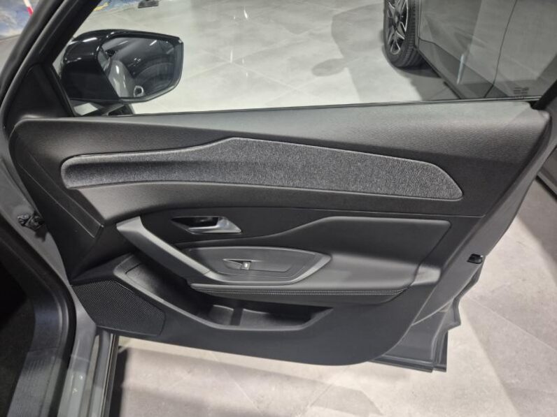 
								Peugeot 408 ALLURE full									
