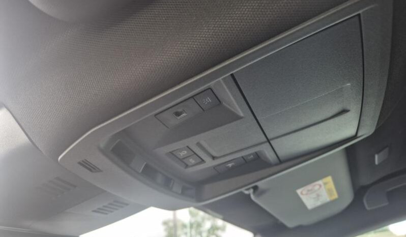 
								Peugeot 5008 full									
