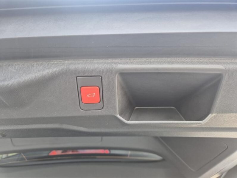 
								Peugeot 5008 full									